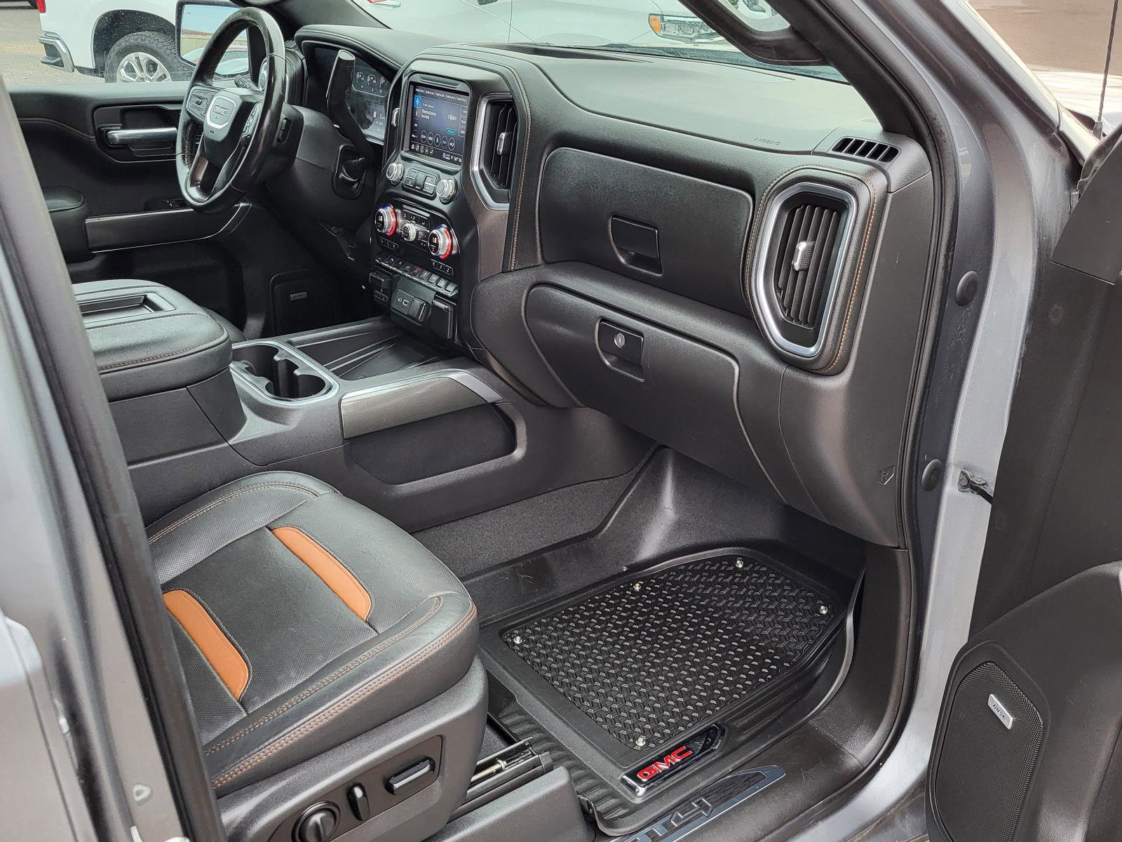Used 2021 GMC Sierra 1500 AT4 w/ AT4 Preferred Package image 9