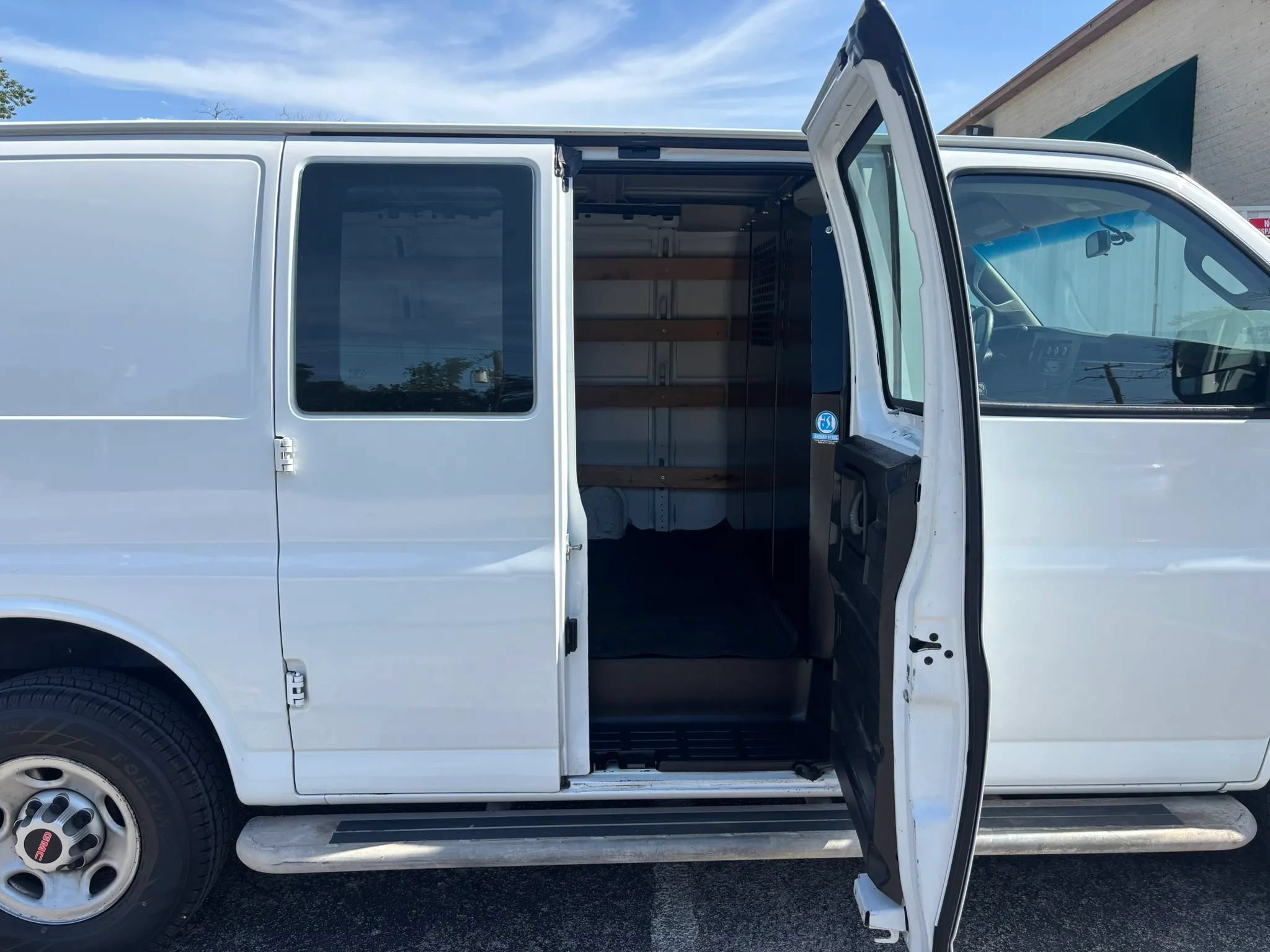 Used 2021 GMC Savana 2500 w/ Driver Convenience Package RWD image 12