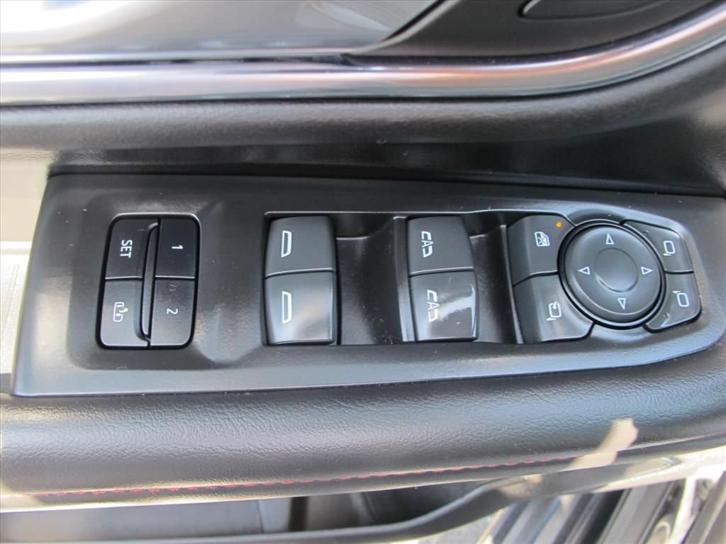 Used 2022 Chevrolet Suburban RST w/ Sport Performance Package AWD/4WD image 11