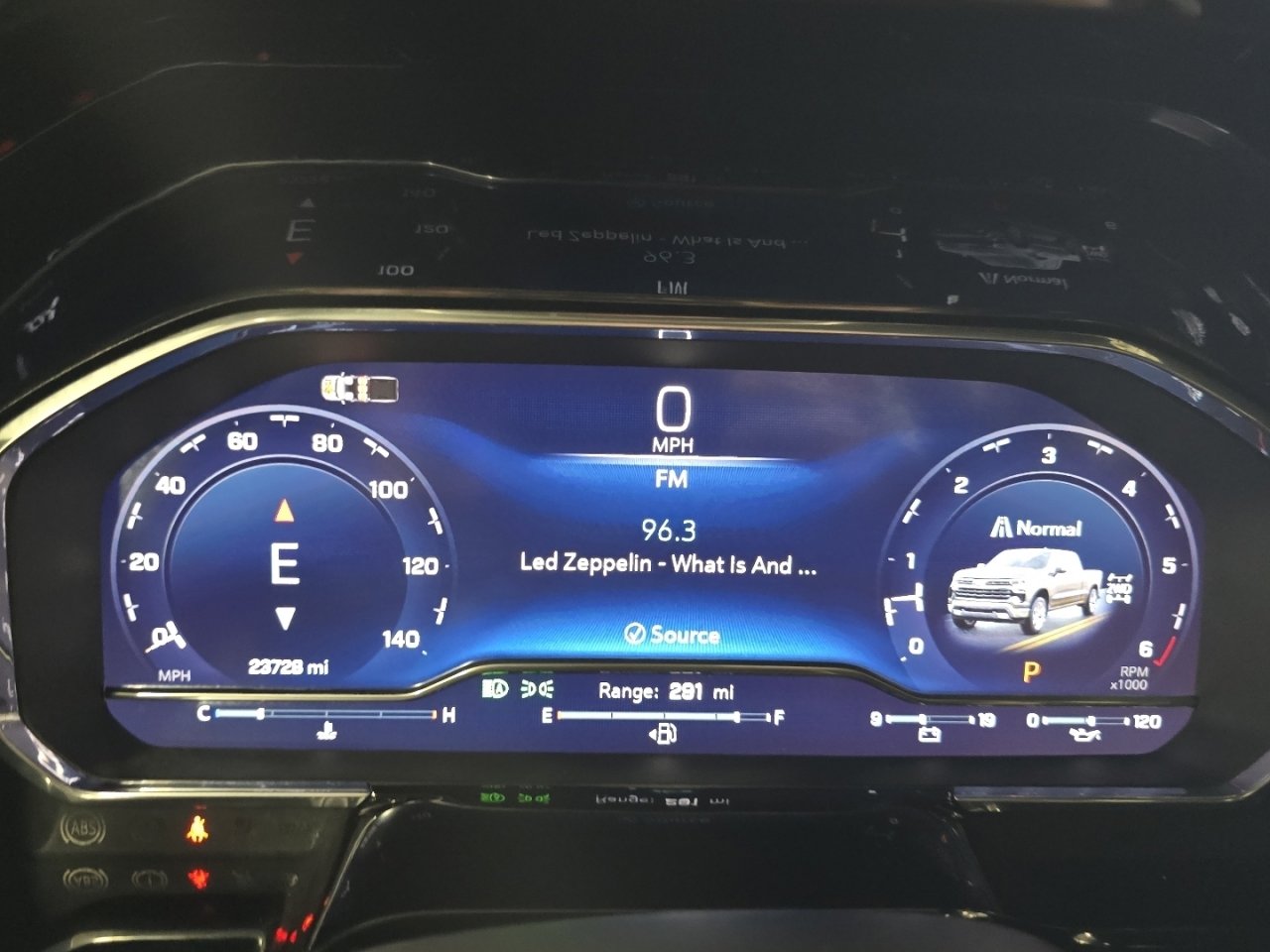 Used 2024 Chevrolet Silverado 1500 RST w/ Convenience Package II image 28