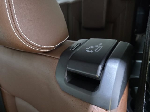 Used 2023 Volkswagen Atlas SE AWD/4WD image 32
