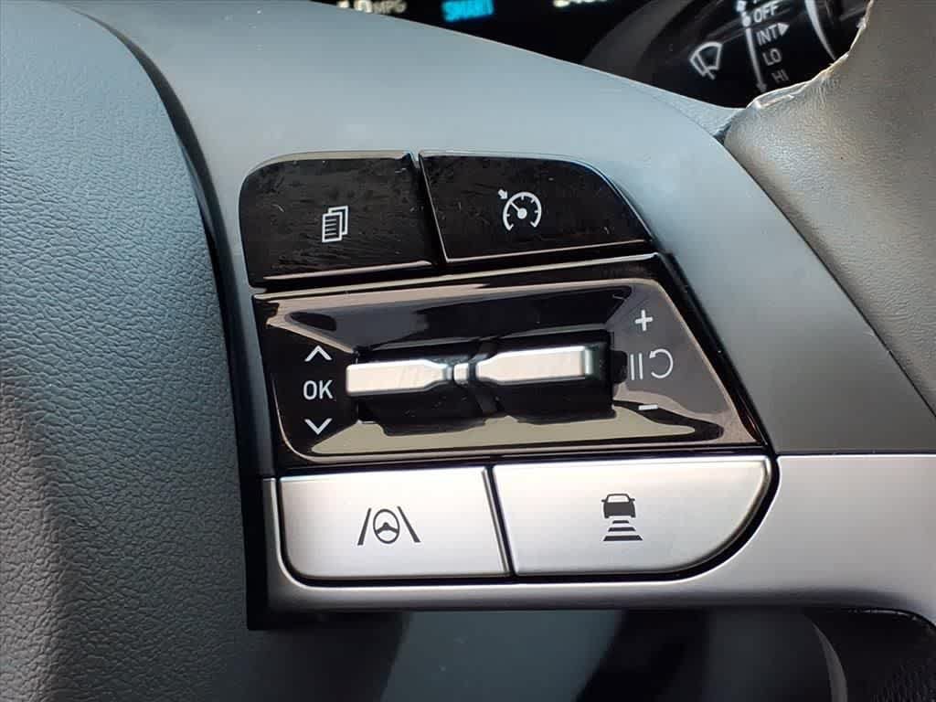 Used 2023 Hyundai Elantra SEL w/ Convenience Package FWD image 18