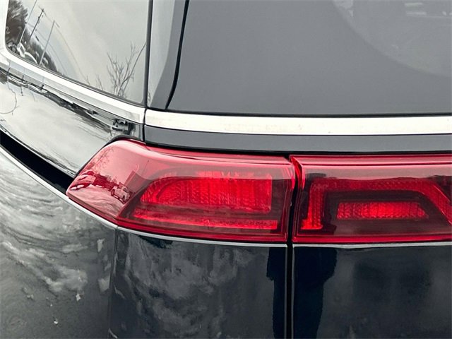 Used 2023 Kia Carnival SX image 11