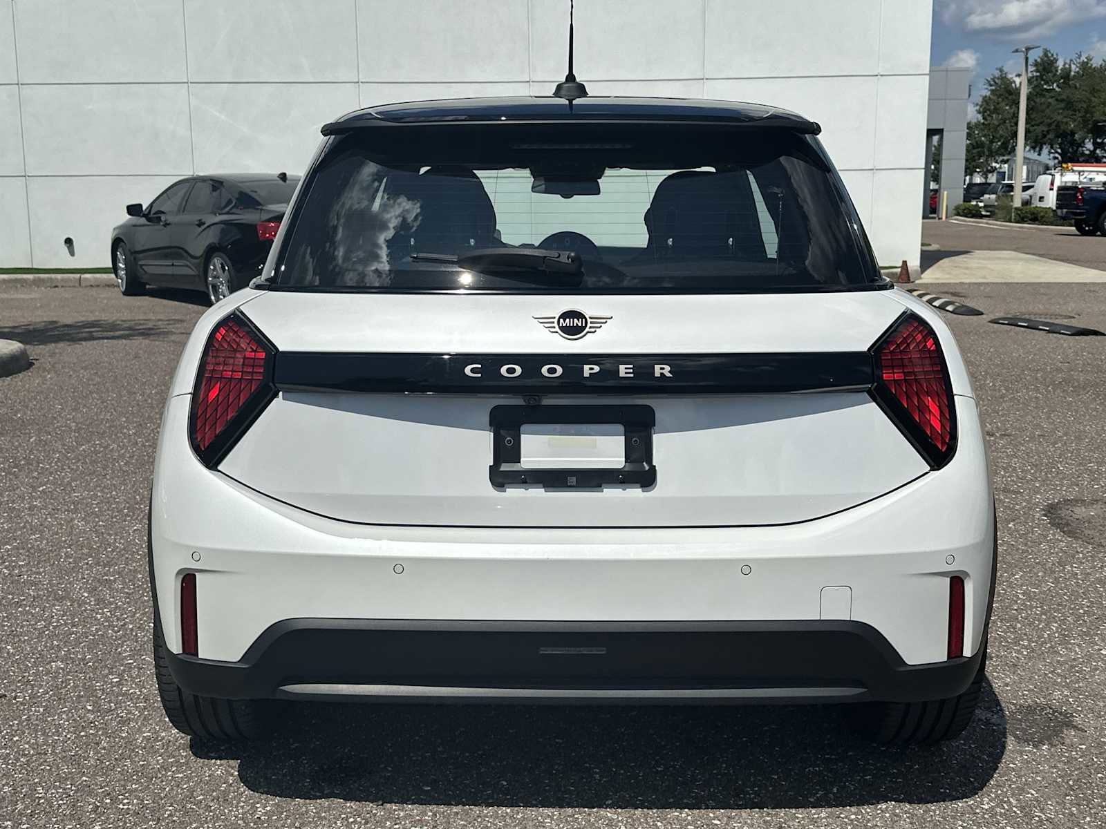 Used 2025 MINI Cooper 2-Door Hardtop image 5