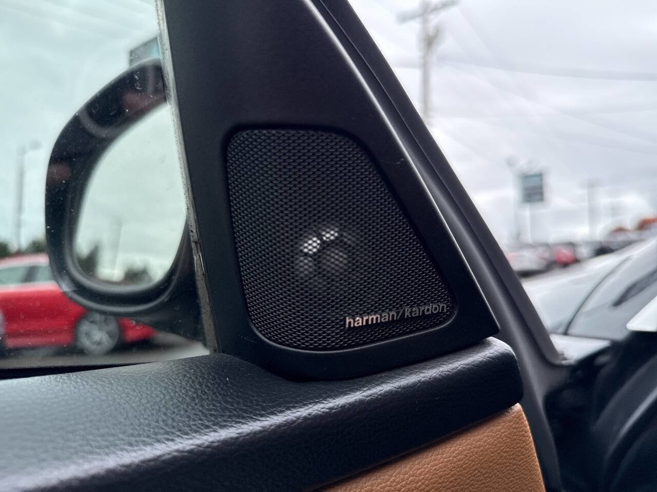 Used 2013 BMW 335i Convertible image 23