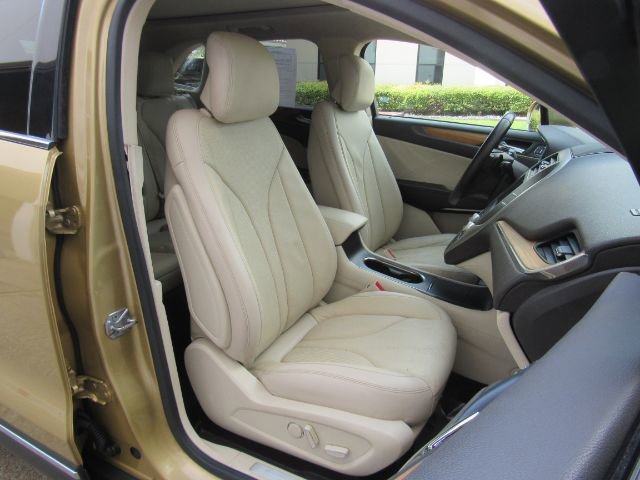 Used 2015 Lincoln MKC FWD w/ Equipment Group 102A Reserve image 22