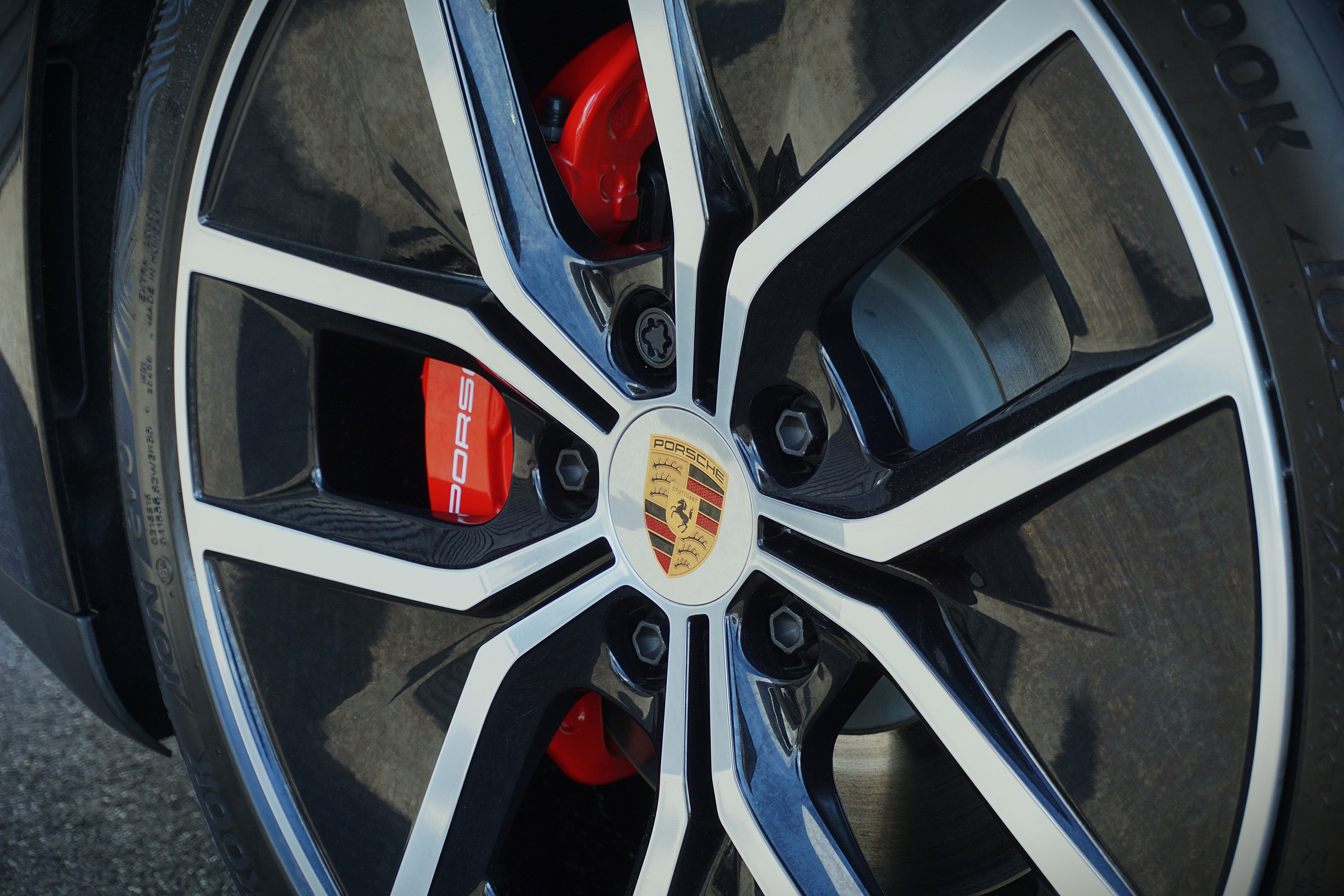 New 2026 Porsche Taycan 4S AWD/4WD image 11