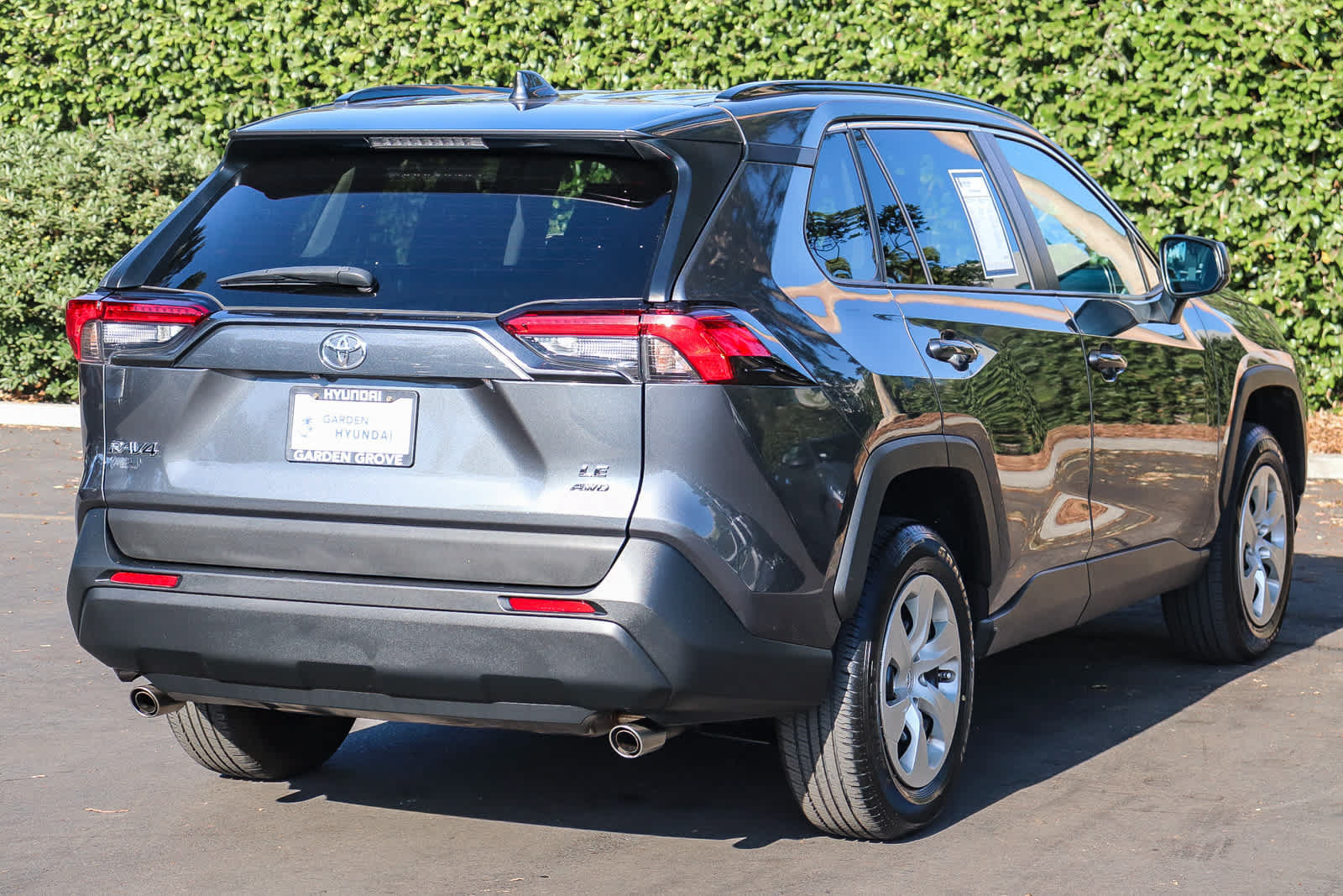 Used 2021 Toyota RAV4 LE AWD/4WD image 6