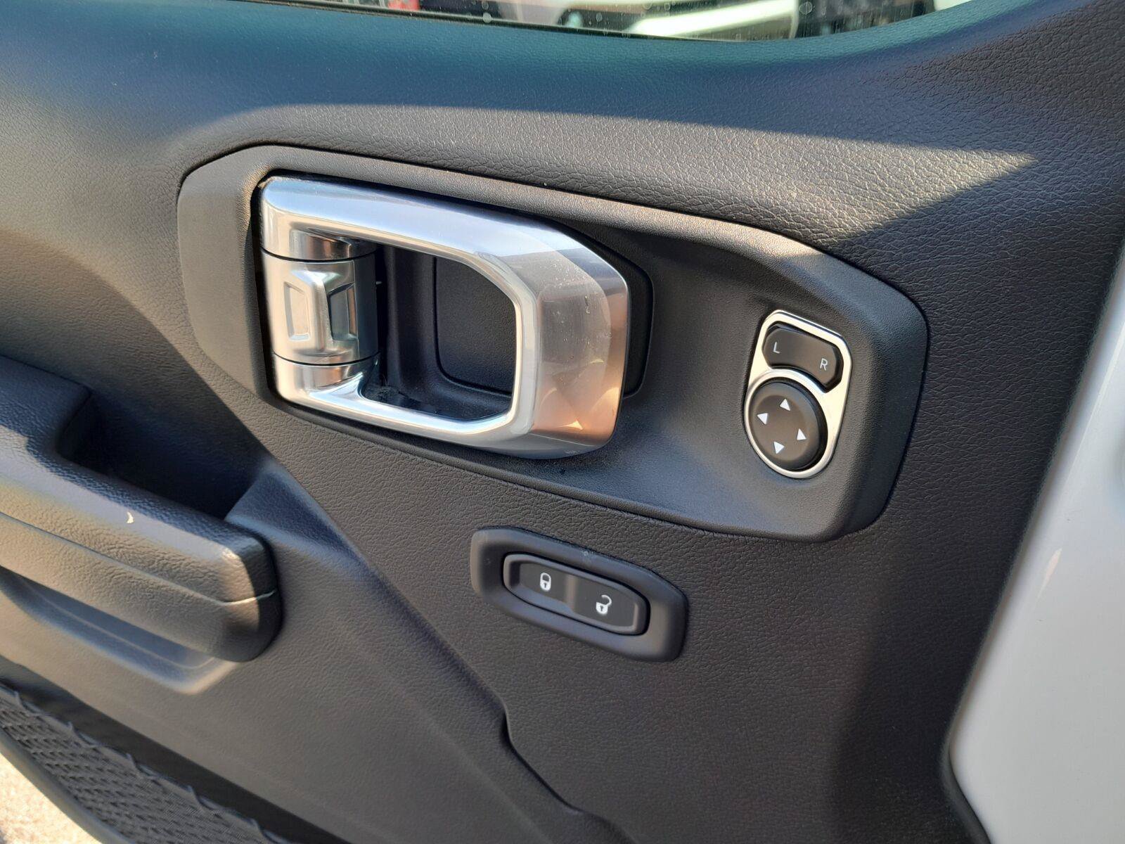 Used 2023 Jeep Gladiator Rubicon w/ Cold Weather Group AWD/4WD image 34