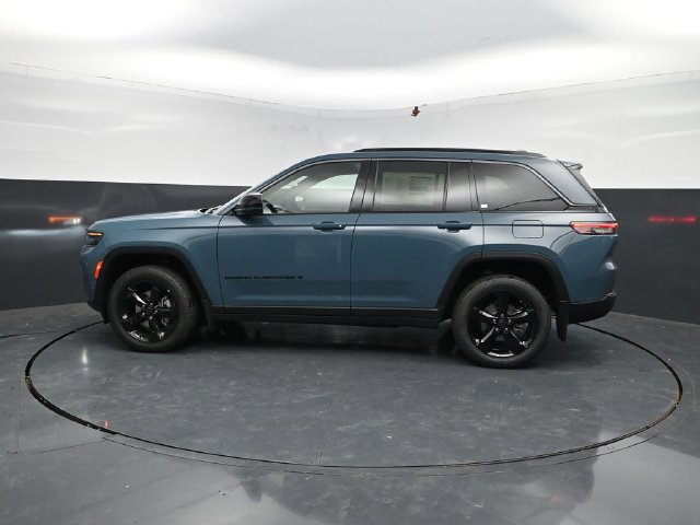 New 2027 Jeep Grand Cherokee Limited w/ Limited Altitude Package AWD/4WD image 5