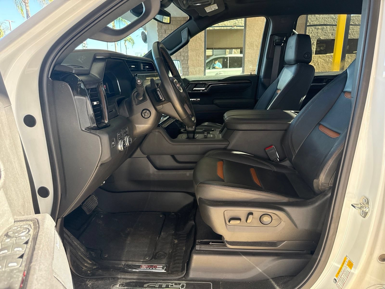 Certified 2025 GMC Sierra 1500 AT4 AWD/4WD image 9