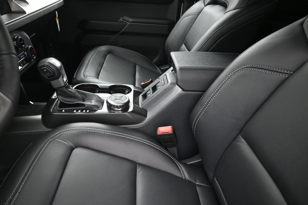 New 2026 Ford Bronco Outer Banks AWD/4WD image 13