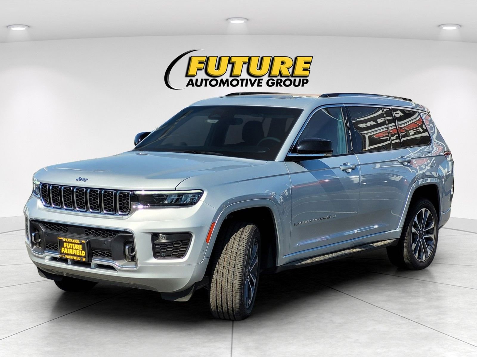New 2024 Jeep Grand Cherokee L Overland w/ Trailer Tow Package image 8