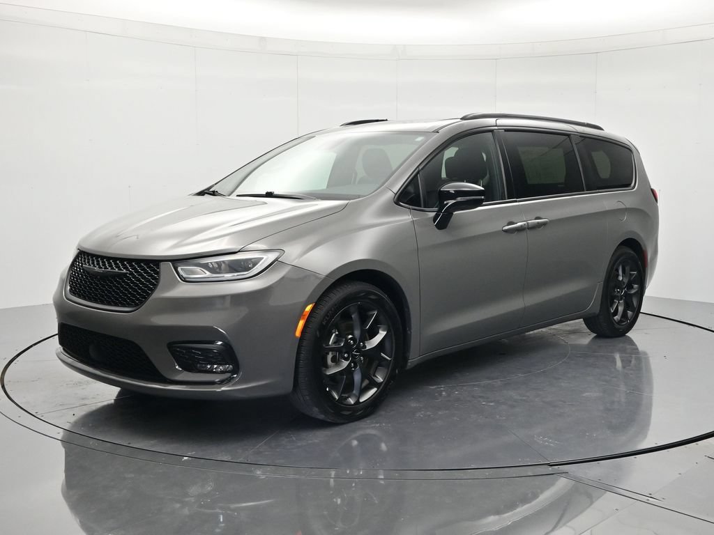 Used 2025 Chrysler Pacifica Limited