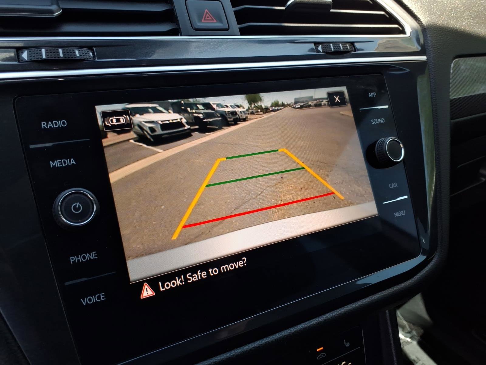 Certified 2024 Volkswagen Tiguan SE R-Line FWD image 31