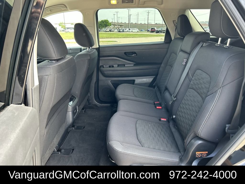 Used 2025 Nissan Pathfinder SV image 27