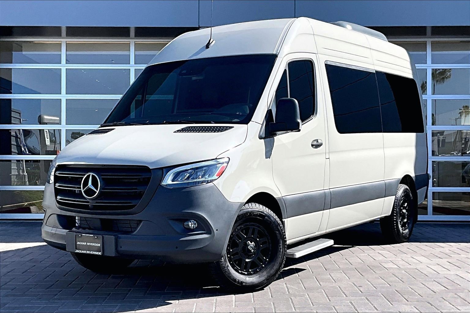 Used 2024 Mercedes-Benz Sprinter 2500 image 1