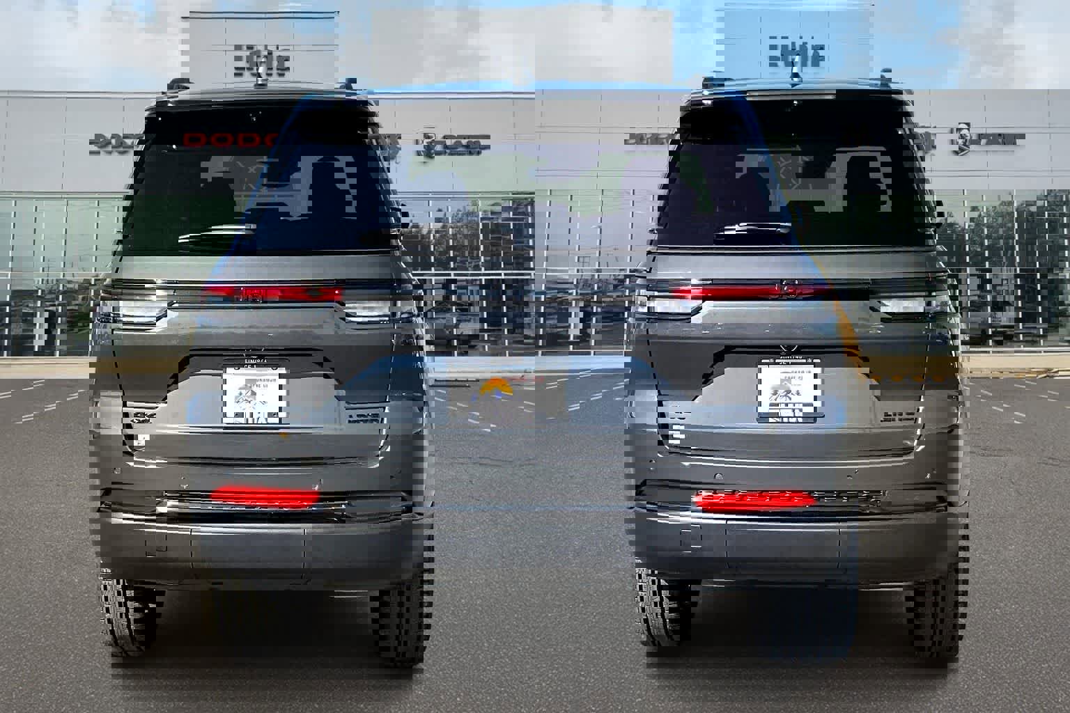 New 2025 Jeep Grand Cherokee Limited w/ Luxury Tech Group II image 5