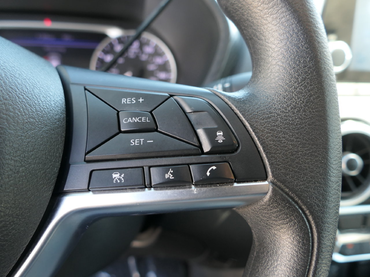 Used 2024 Nissan Sentra SV FWD image 15