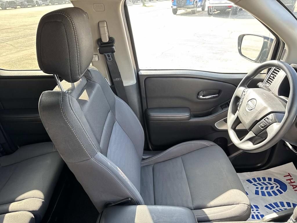 Used 2023 Nissan Frontier SV image 40