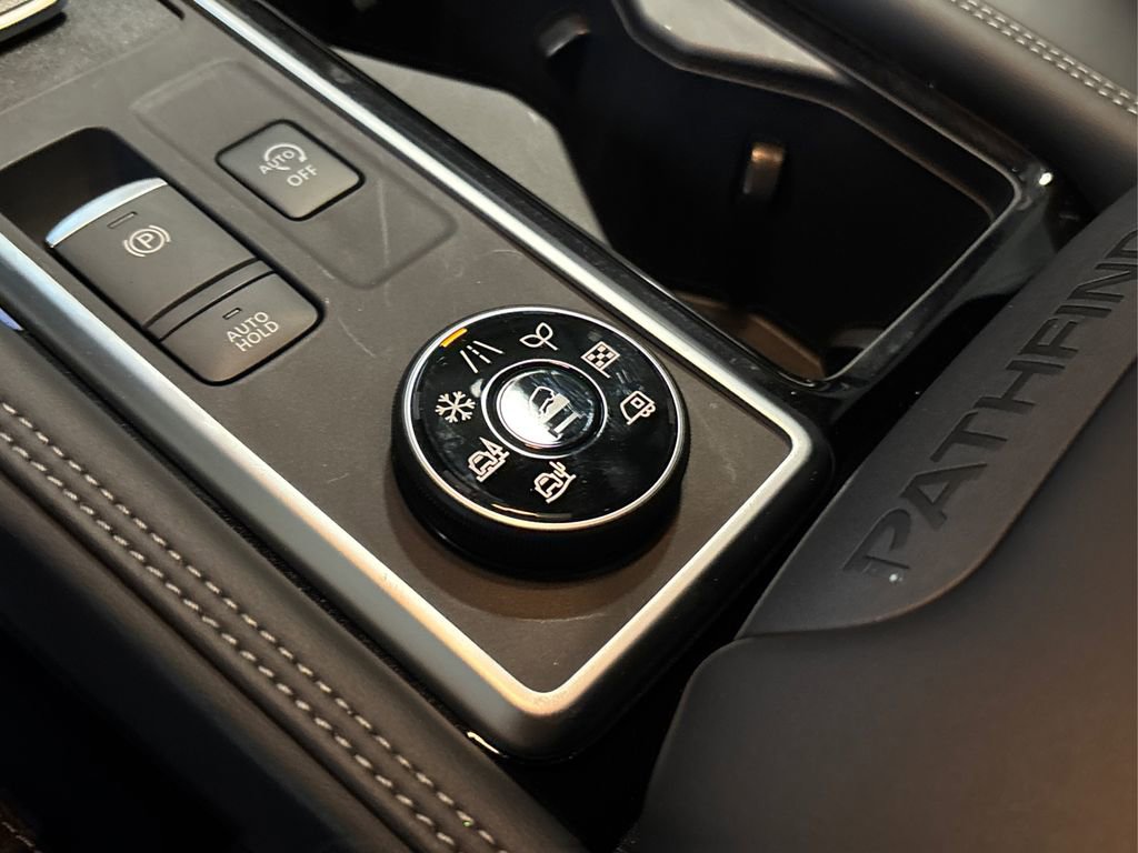 New 2025 Nissan Pathfinder Platinum w/ Cargo Package image 30