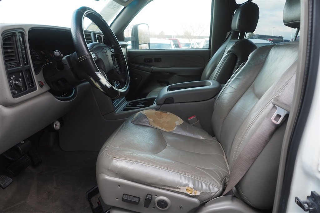 Used 2003 Chevrolet Silverado 2500 LT w/ Skid Plate Package image 9