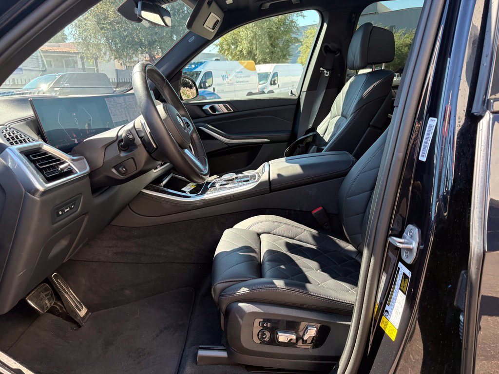 Used 2024 BMW X5 sDrive40i w/ M Sport Package RWD image 8