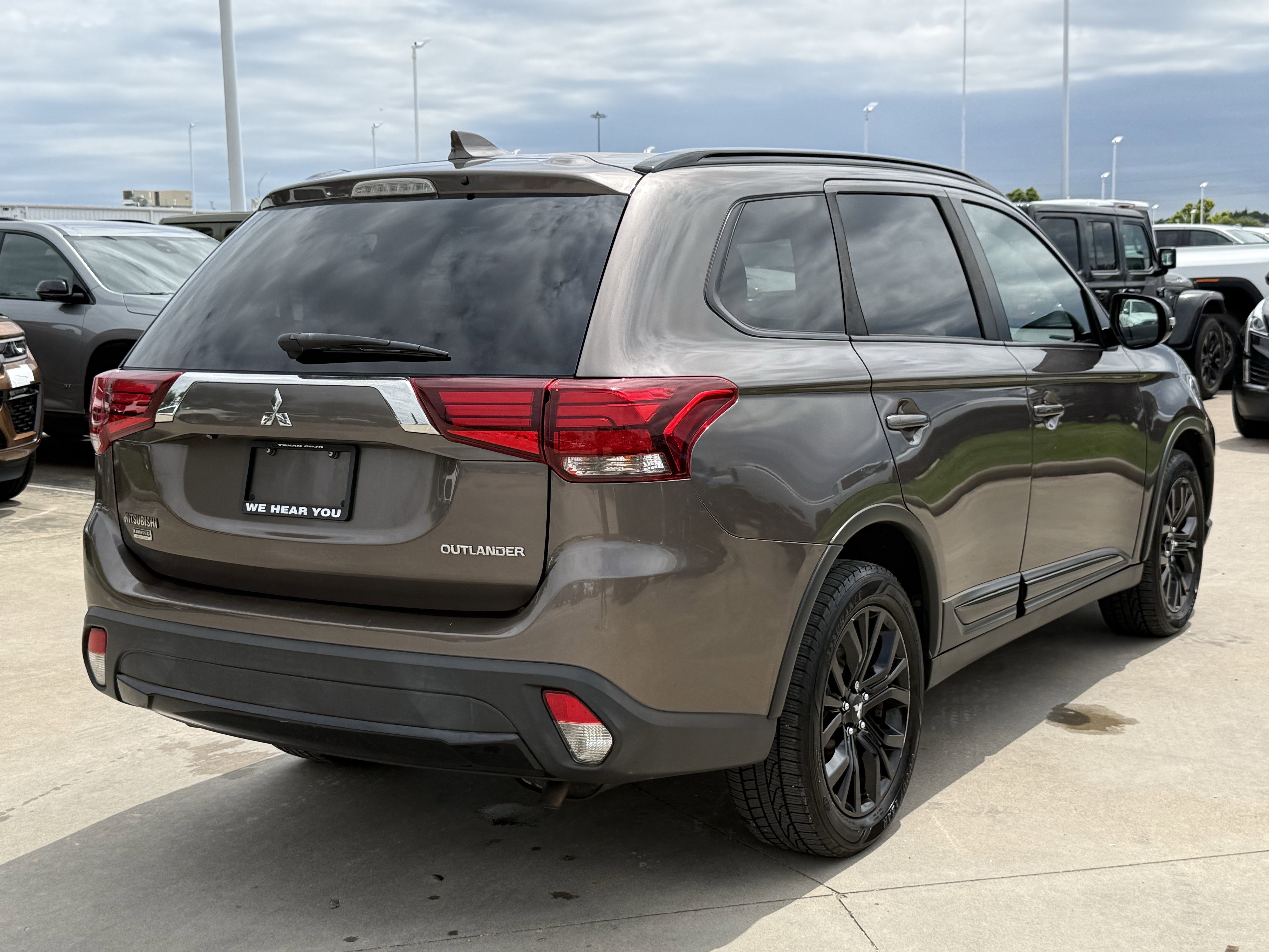 Used 2018 Mitsubishi Outlander ES AWD/4WD image 5
