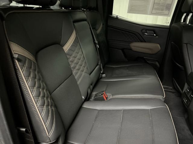 Certified 2025 GMC Canyon Denali AWD/4WD image 27