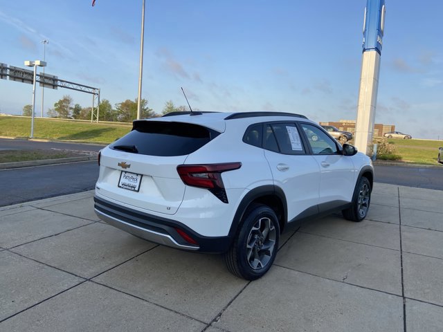 Used 2024 Chevrolet Trax LT image 10