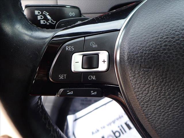 Used 2018 Volkswagen Golf SE image 14