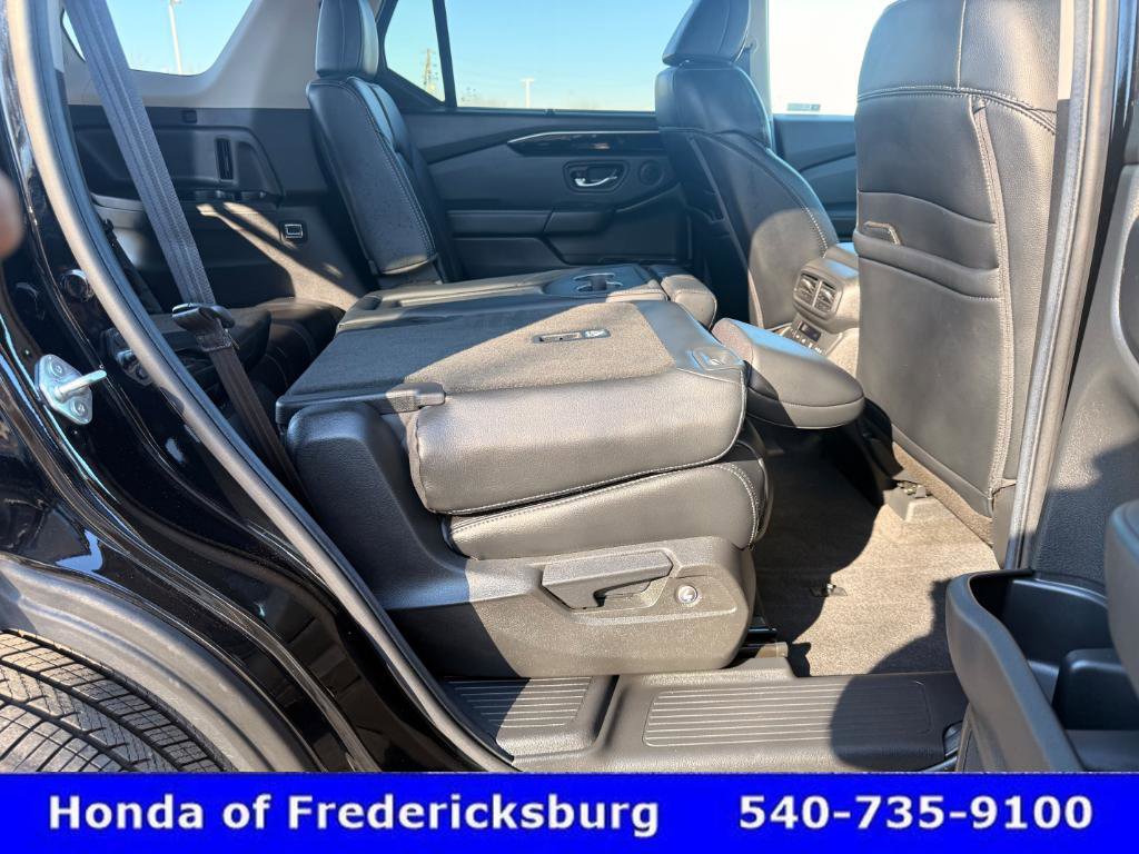 Certified 2025 Honda Pilot Touring image 37