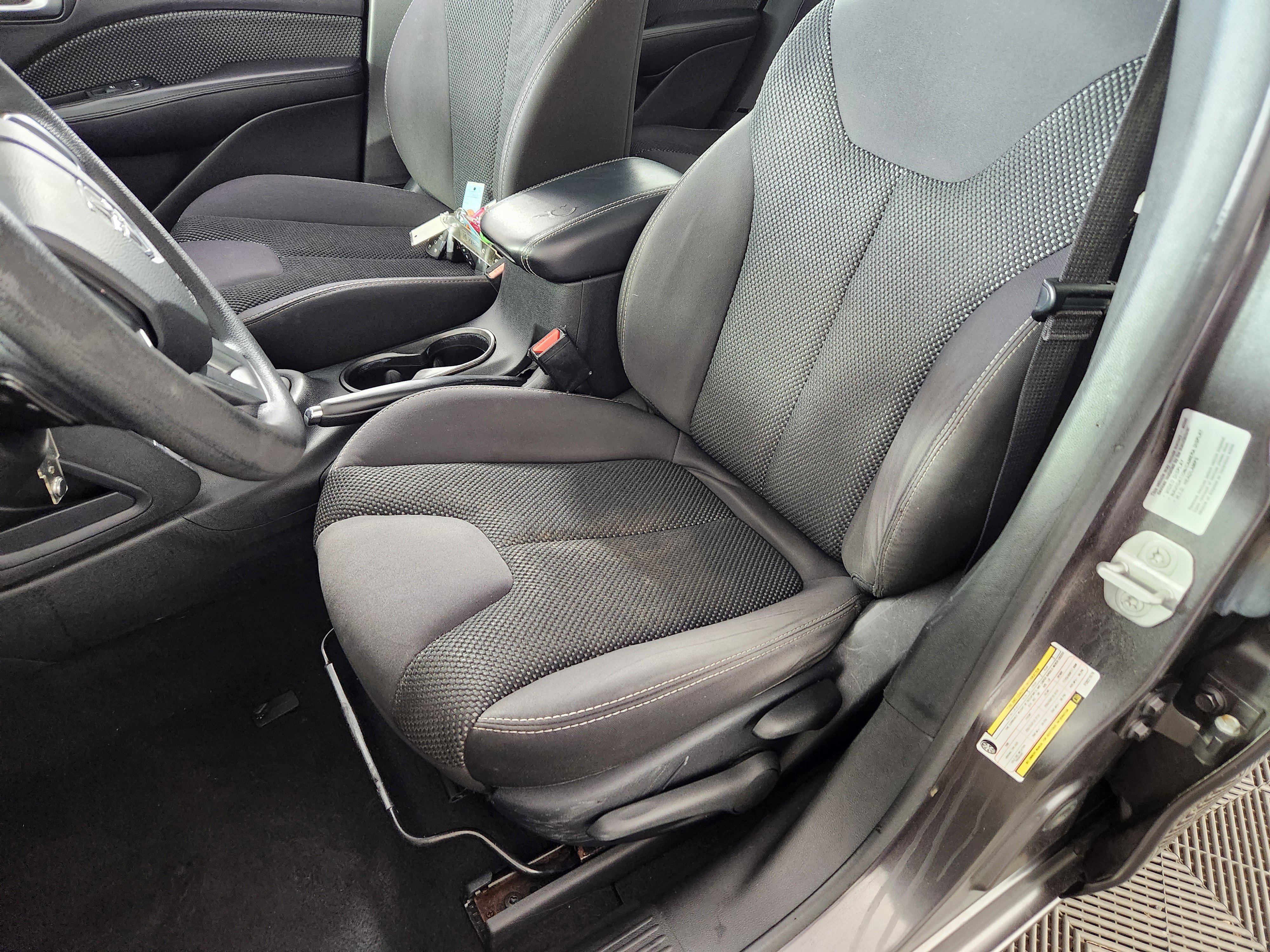 Used 2015 Dodge Dart SXT FWD image 12