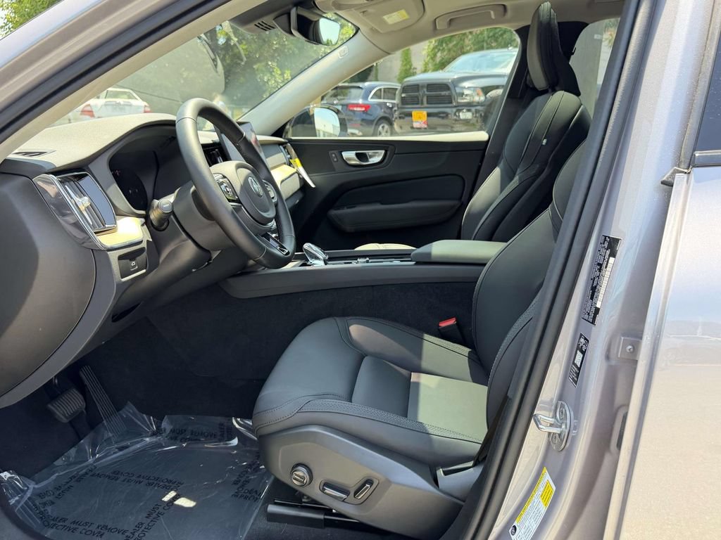New 2026 Volvo XC60 B5 Plus w/ Protection Package Premier AWD/4WD image 15