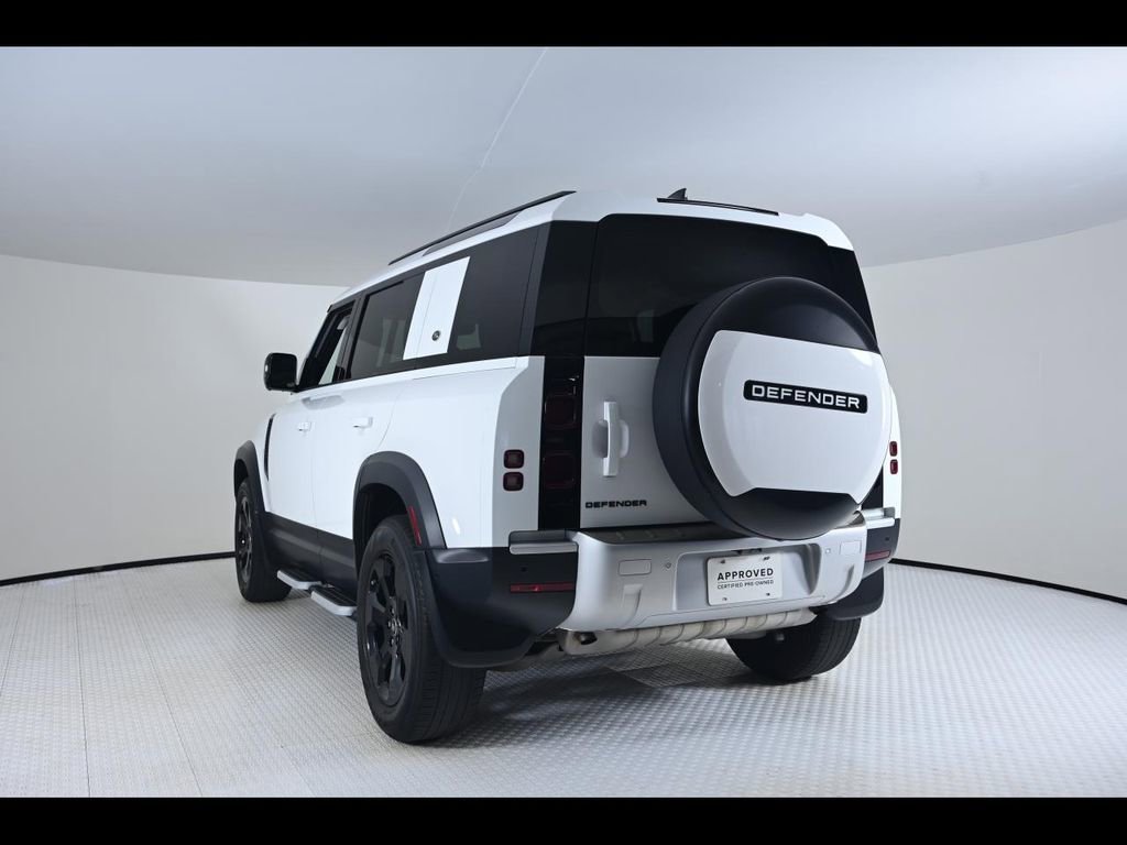 Used 2023 Land Rover Defender 110 S image 3