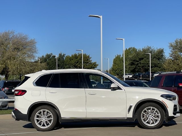 Used 2022 BMW X5 xDrive40i AWD/4WD image 3