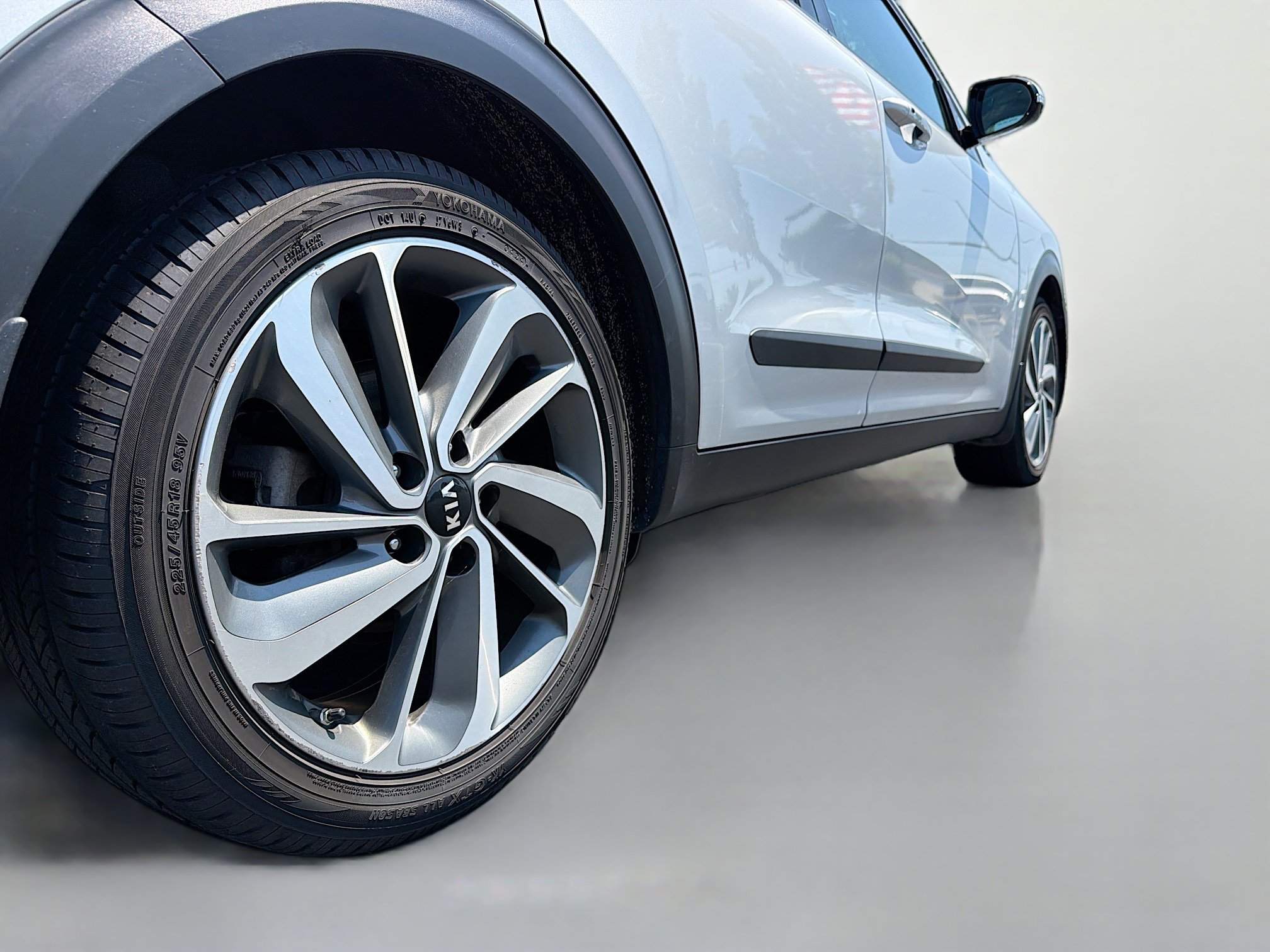 Used 2018 Kia Niro FWD image 14