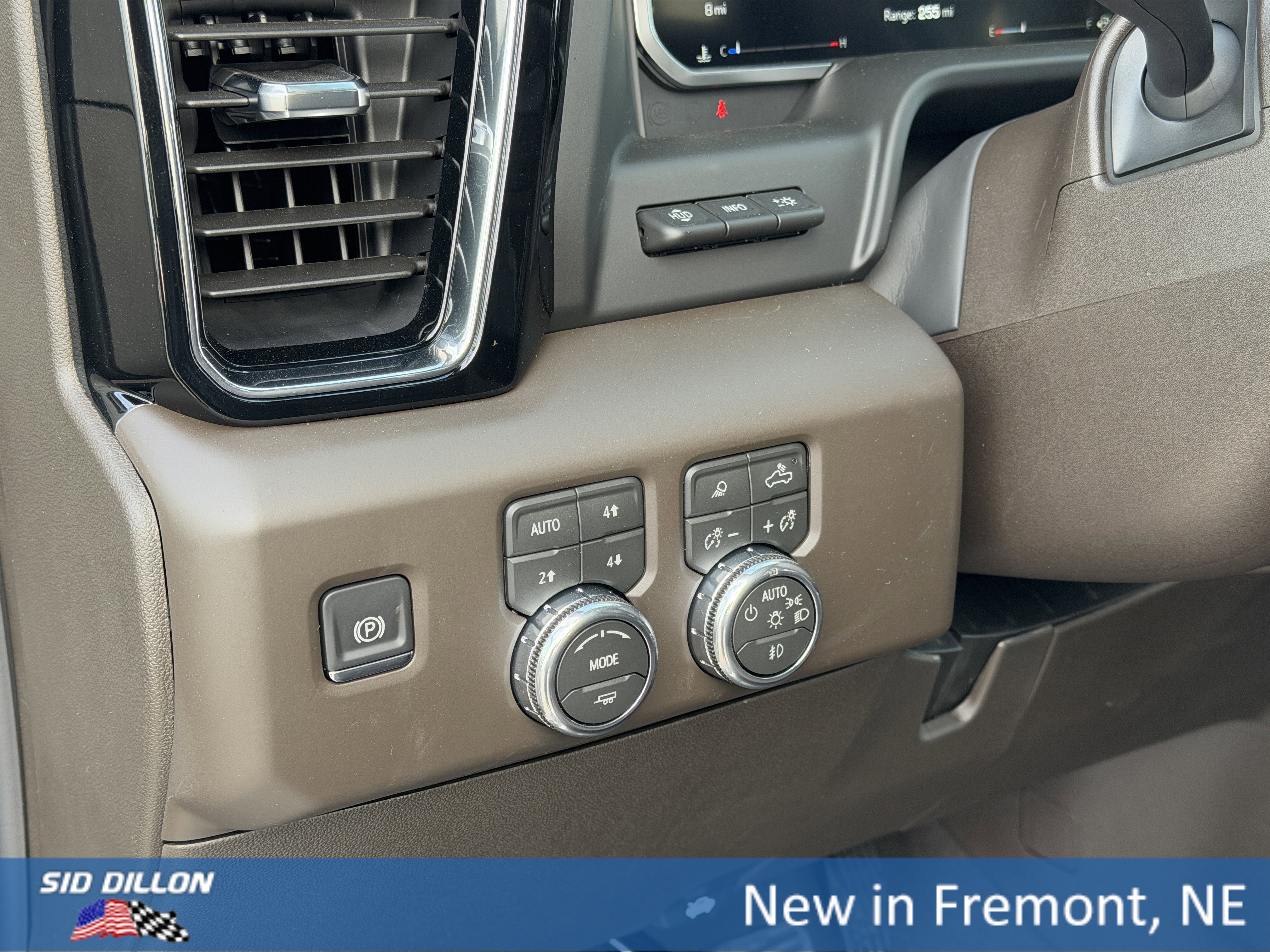 New 2026 GMC Sierra 3500 Denali w/ Denali Reserve Package image 13