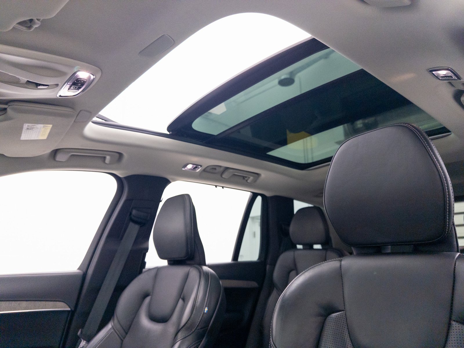 Used 2022 Volvo XC90 T8 Inscription w/ Advanced Package image 4