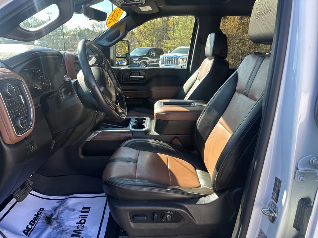 Used 2022 Chevrolet Silverado 2500 High Country w/ LPO, Hitch Package AWD/4WD image 9