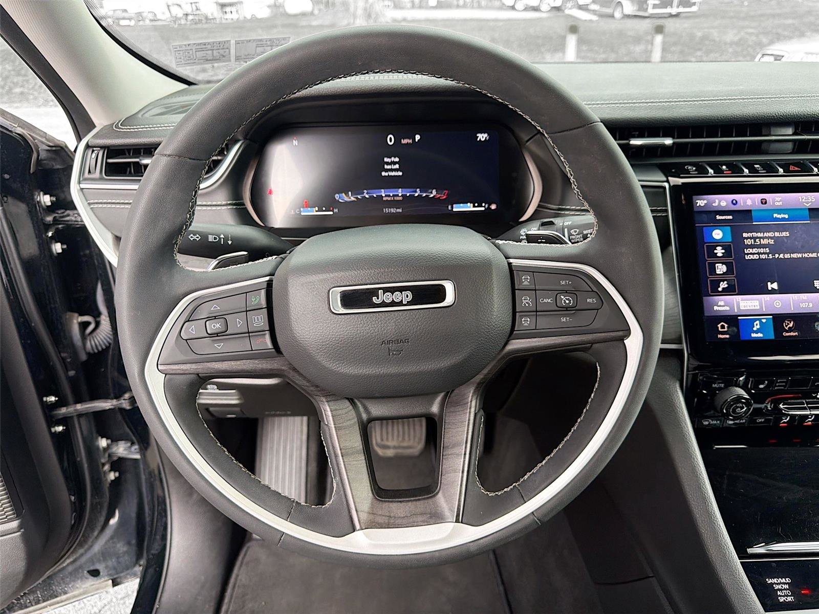 Used 2023 Jeep Grand Cherokee Limited image 12