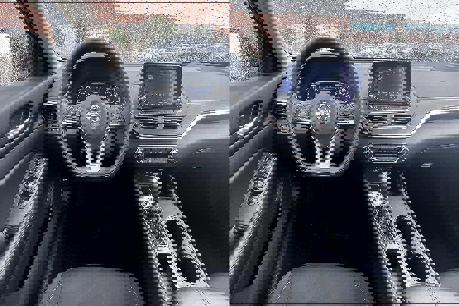 Used 2025 Nissan Altima 2.5 SV image 14