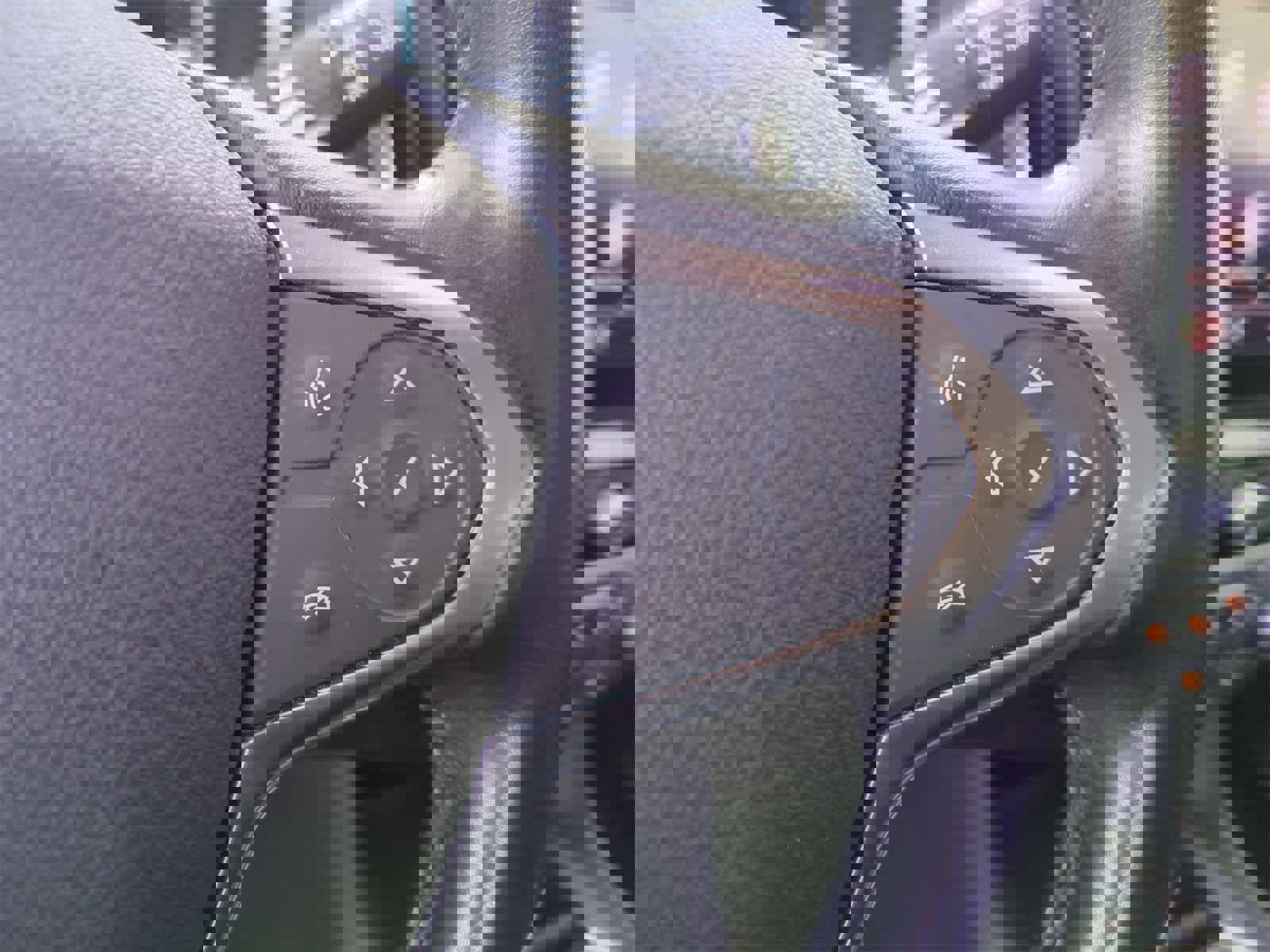 Used 2020 Chevrolet Traverse LT image 24