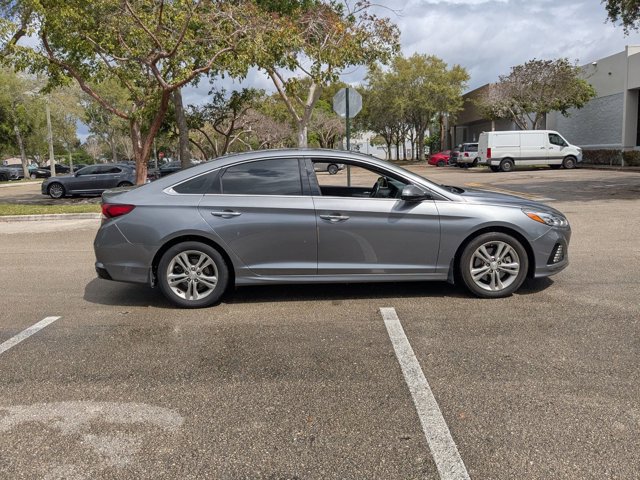 Used 2019 Hyundai Sonata Limited w/ Ultimate Package 04 image 4