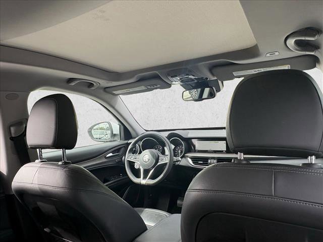 Used 2018 Alfa Romeo Stelvio Ti AWD/4WD image 15