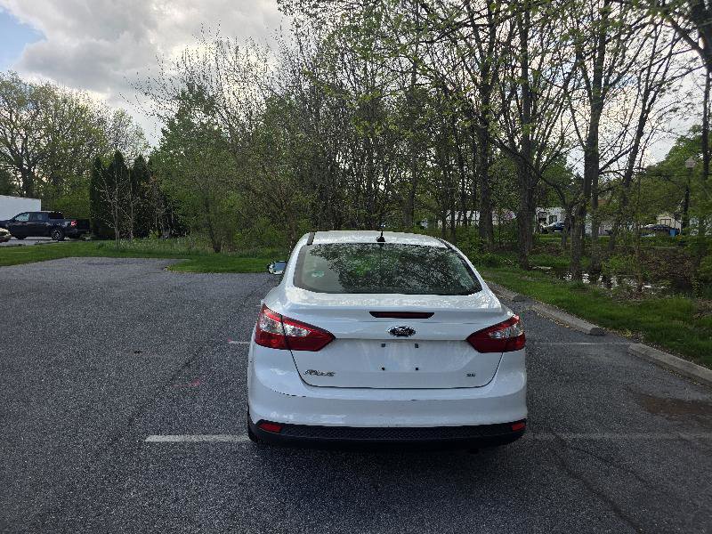 Used 2014 Ford Focus SE w/ SE Winter Package image 5