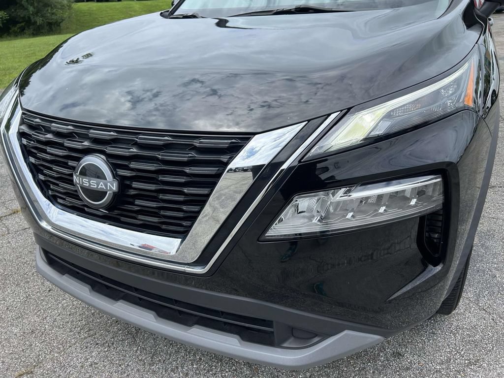 Used 2023 Nissan Rogue SV FWD image 11
