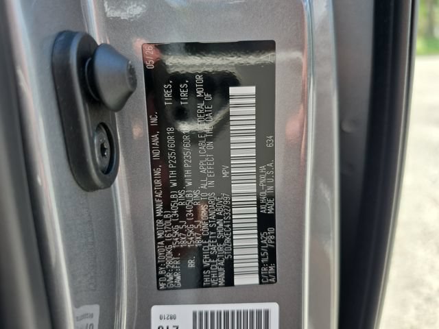 Used 2026 Toyota Sienna Limited FWD image 30