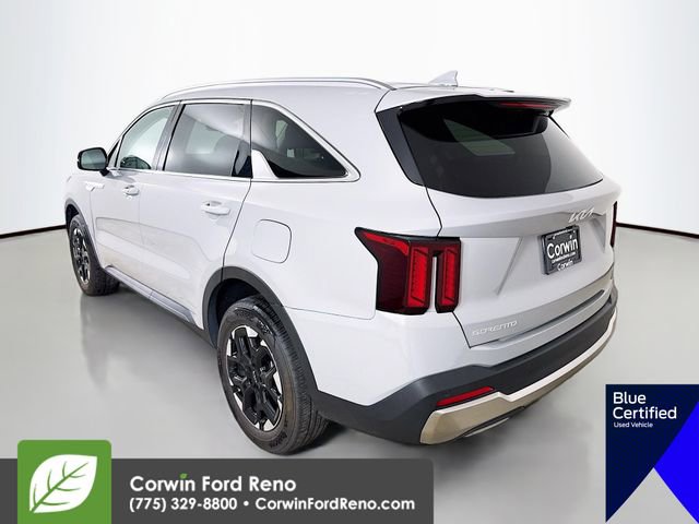 Used 2025 Kia Sorento S image 6
