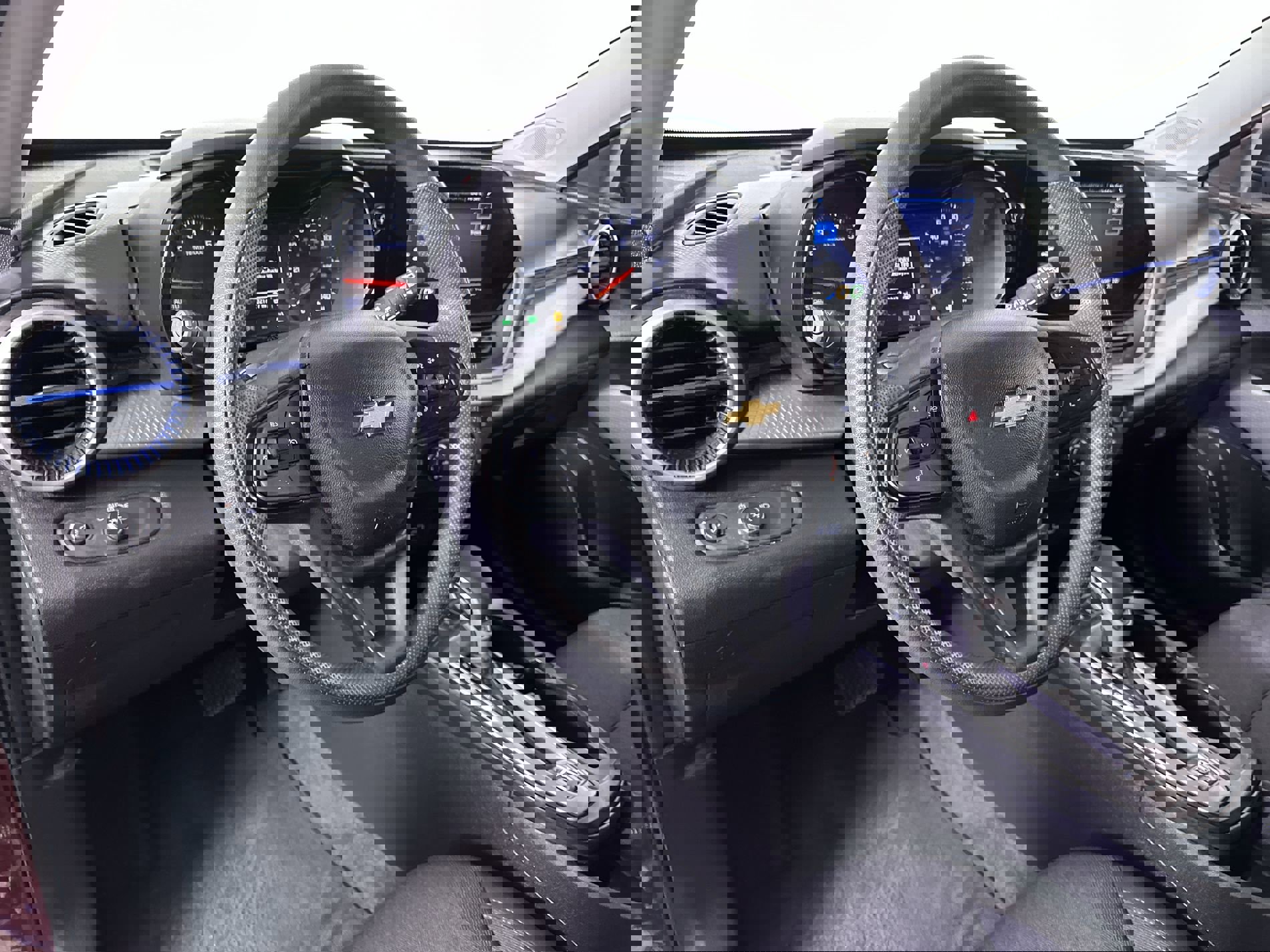 Used 2024 Chevrolet Trax LS image 46